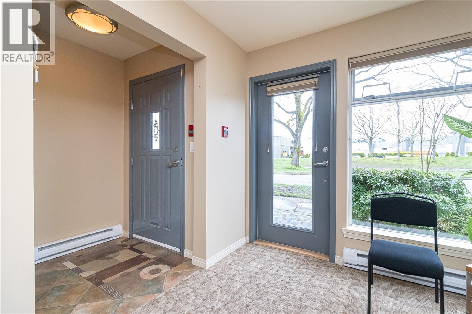 #6 60 DALLAS RD - 41