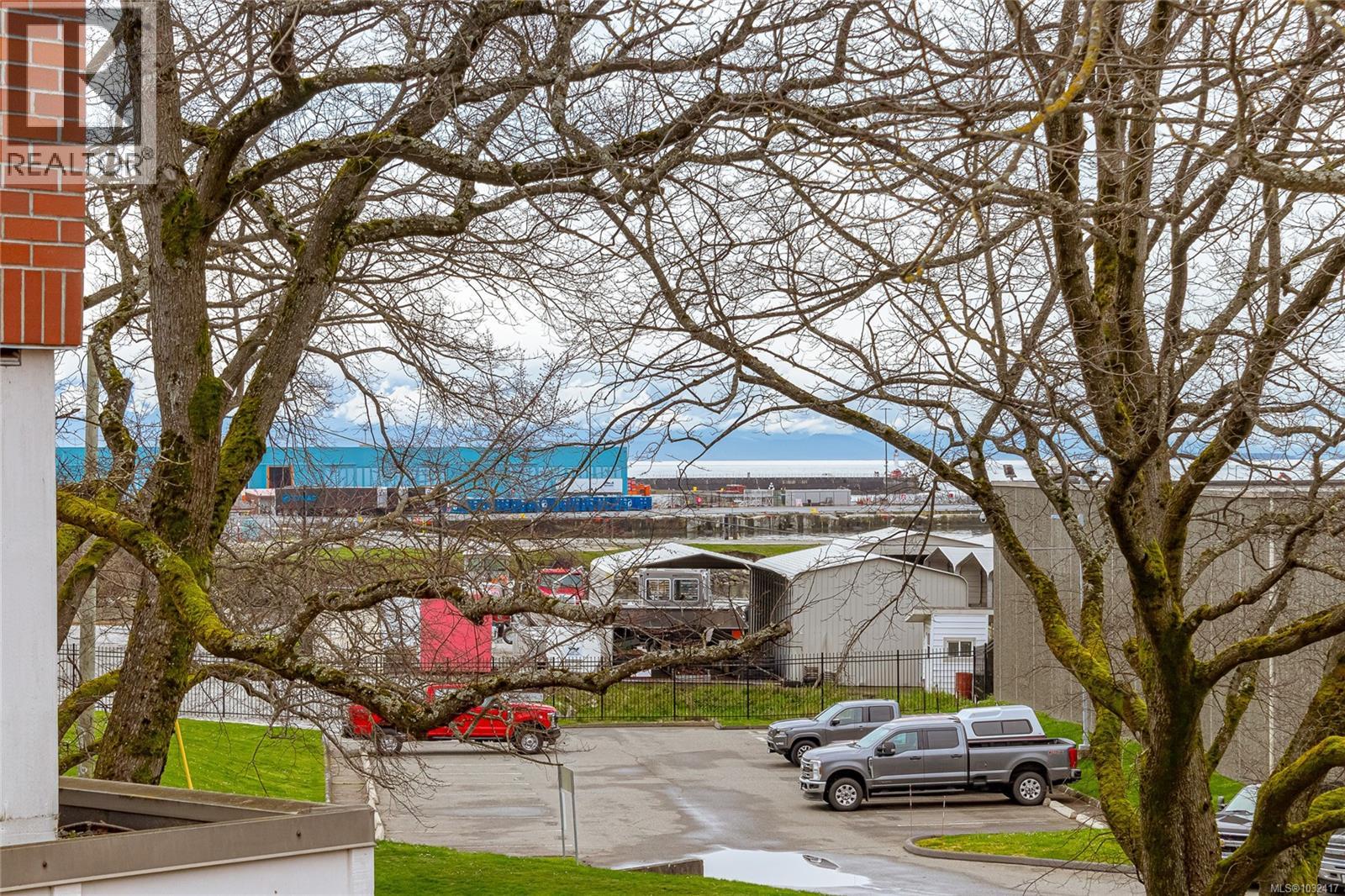 #6 60 DALLAS RD - 45