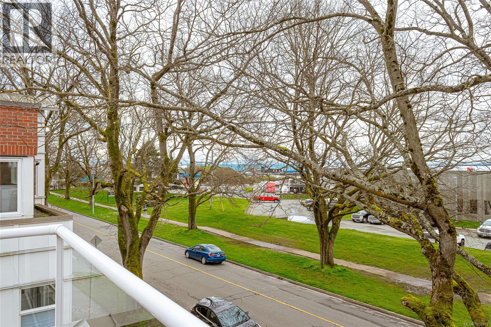 #6 60 DALLAS RD - 46