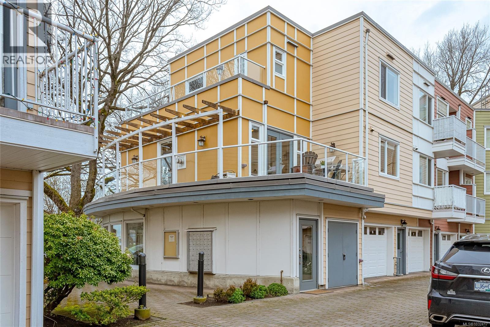 #6 60 DALLAS RD - 47