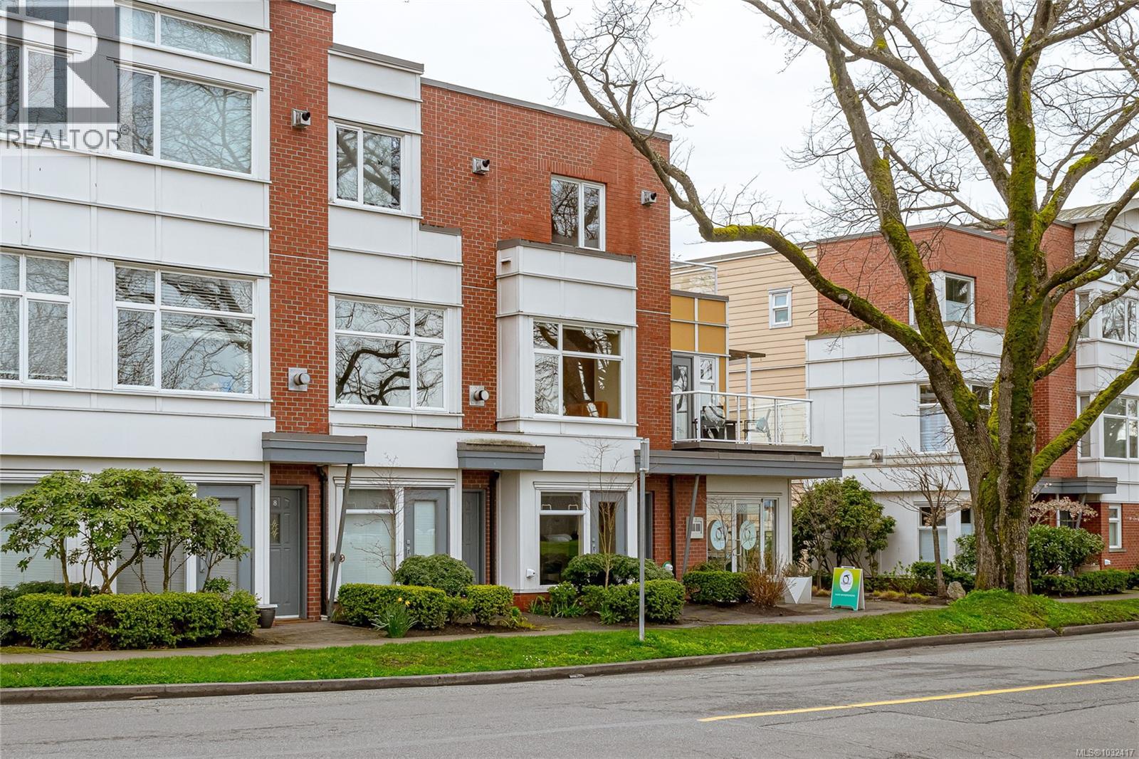 #6 60 DALLAS RD - 48