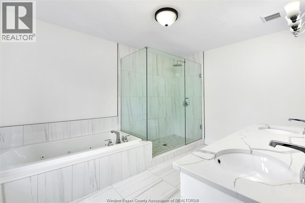 566 MAGUIRE STREET - 15