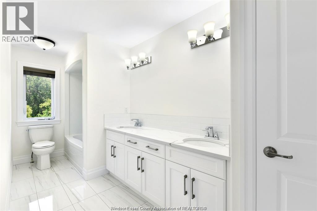 566 MAGUIRE STREET - 20