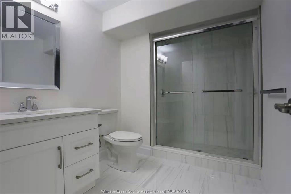 566 MAGUIRE STREET - 11