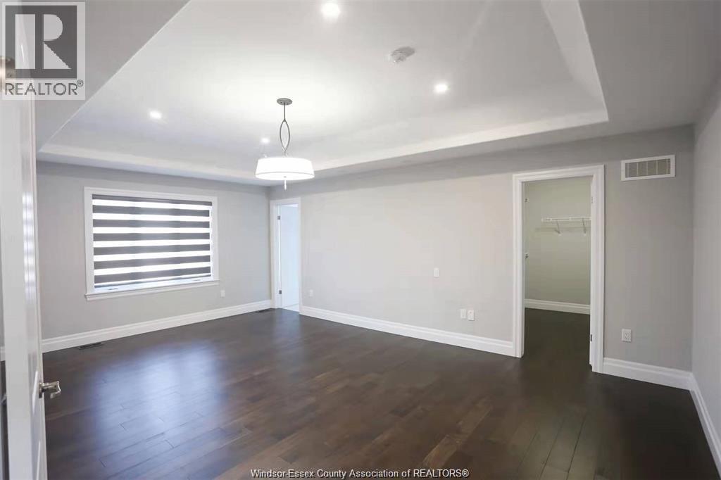566 MAGUIRE STREET - 14