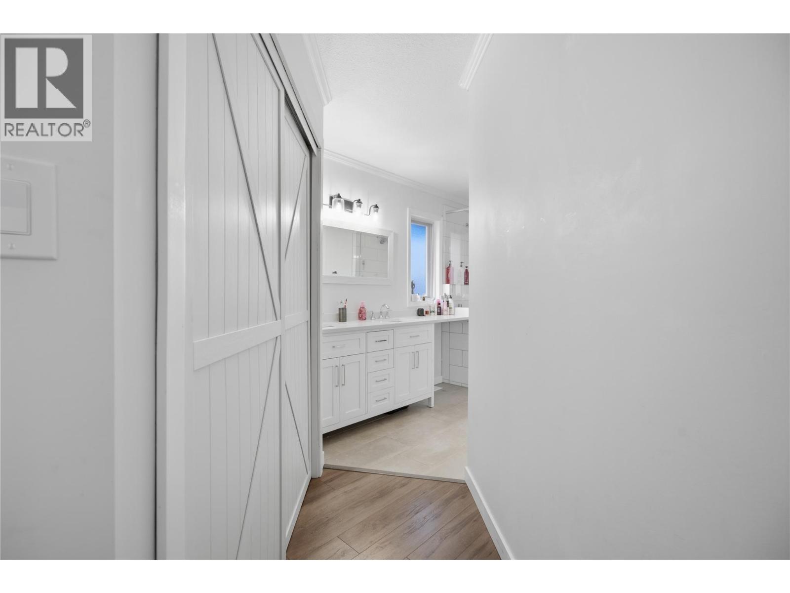 6857 VALLEY Road - 21