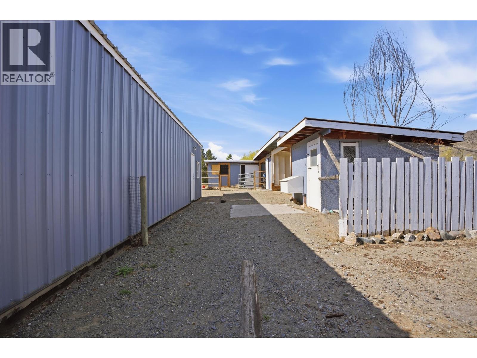 6857 VALLEY Road - 40