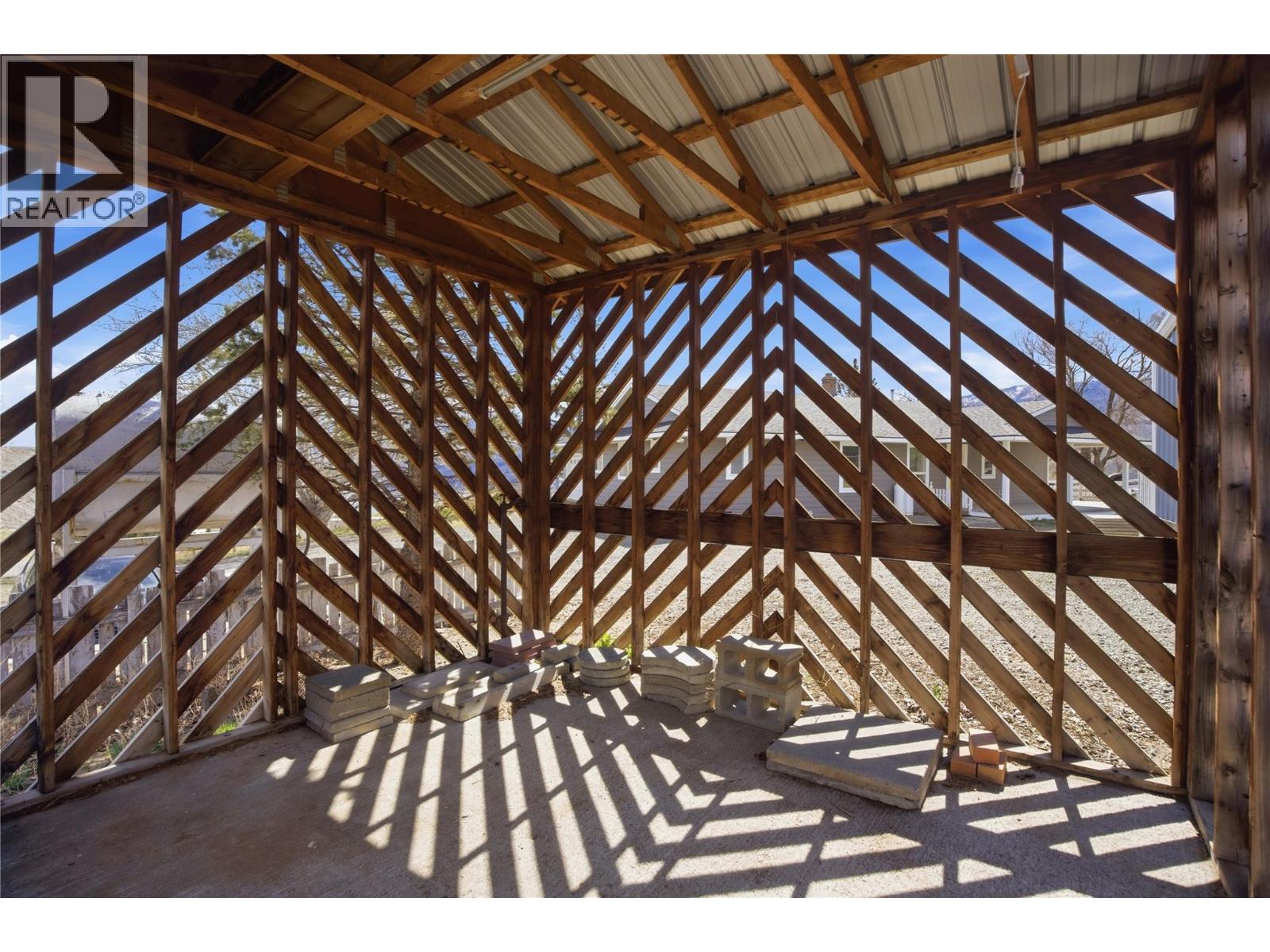 6857 VALLEY Road - 42