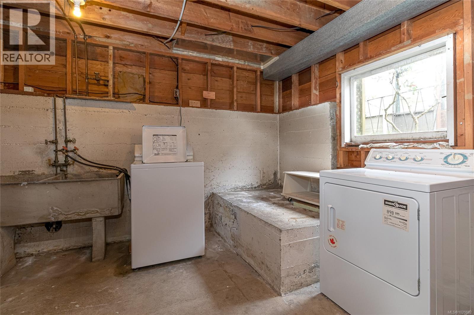 2015 Runnymede Ave - 29