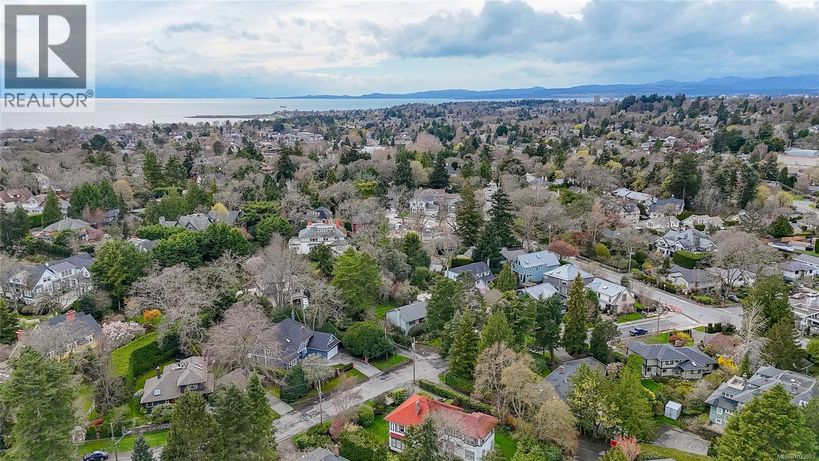 2015 Runnymede Ave - 41