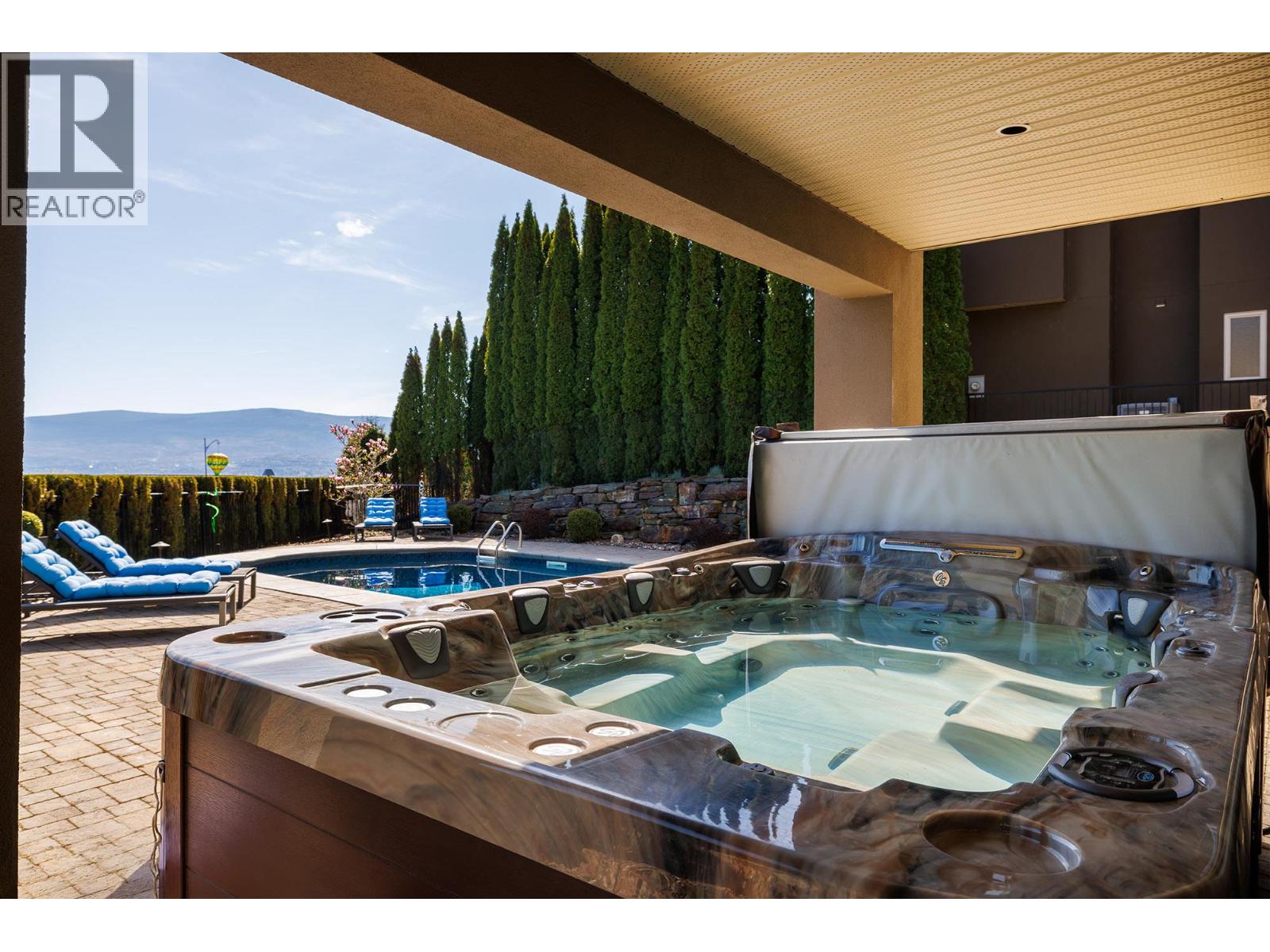  1524 Vineyard Drive, West Kelowna