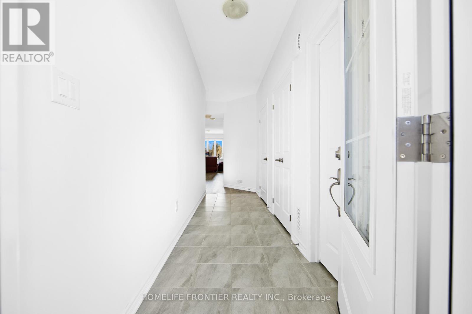 11 SPRUCESIDE DRIVE — photo 2
