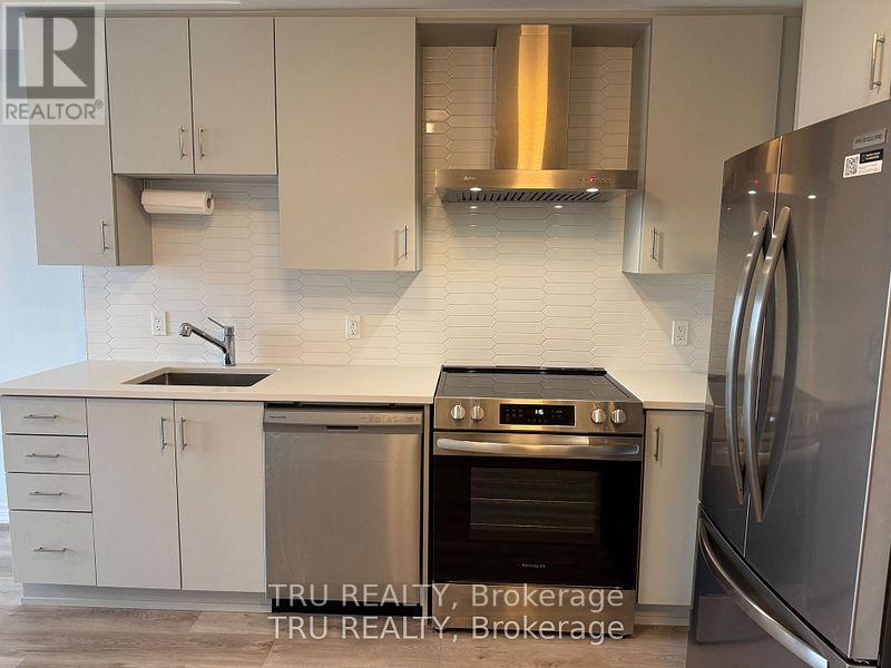417 - 1350 HEMLOCK ROAD — photo 7