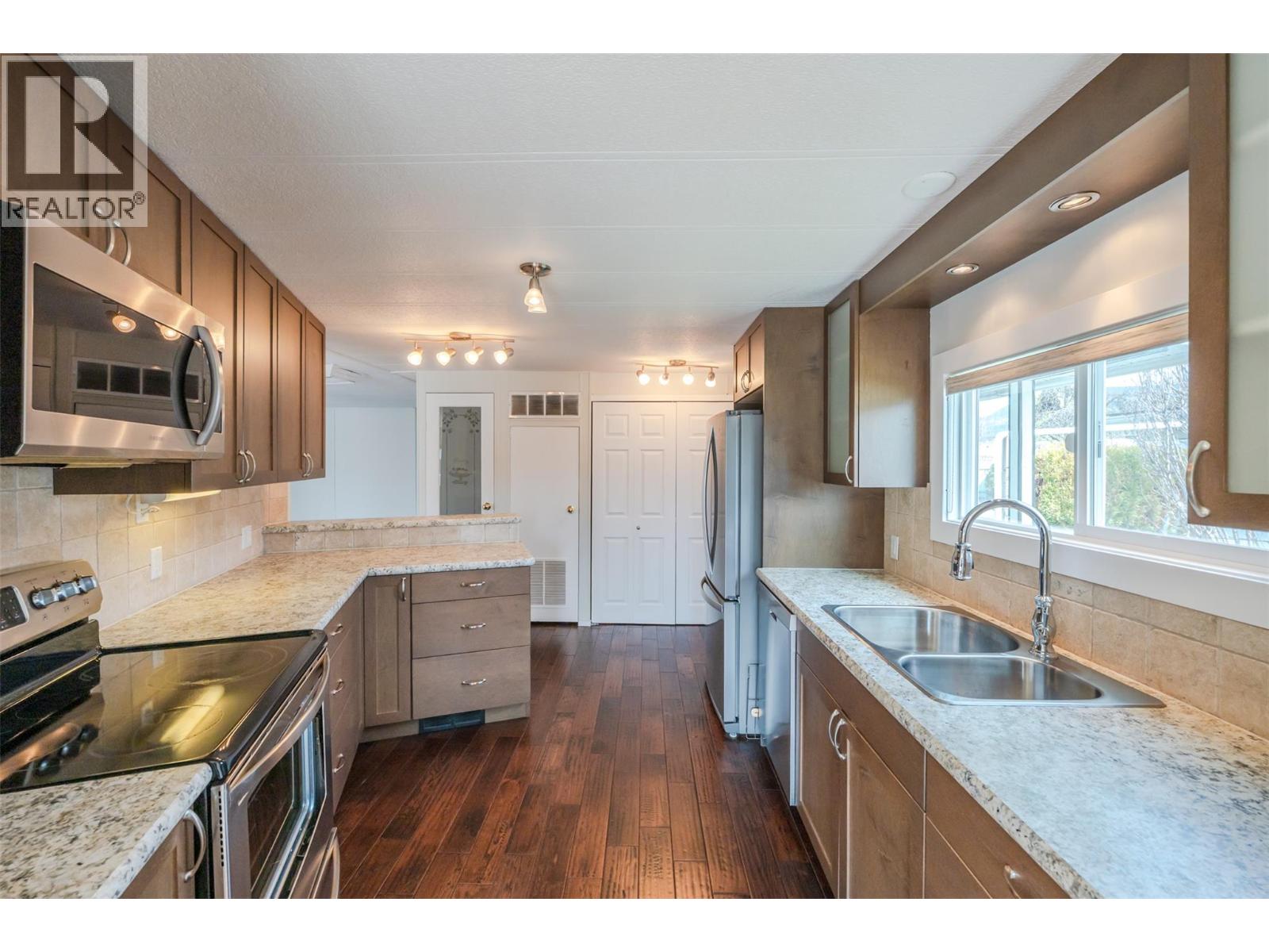 #318 321 Yorkton Avenue - 2
