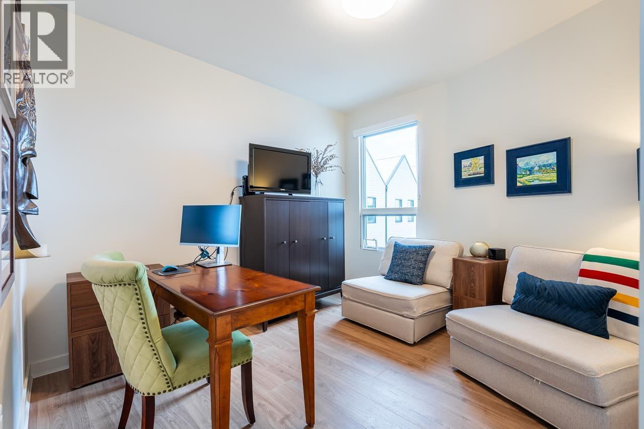 #12-6340 MARKET Avenue, Delta