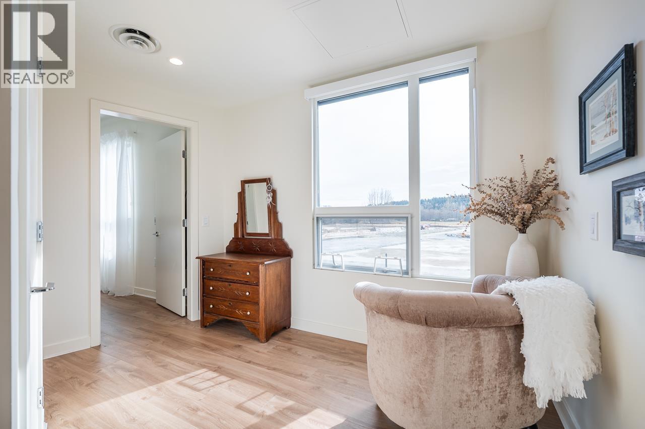 #12-6340 MARKET Avenue, Delta