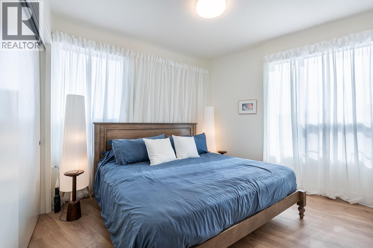 #12-6340 MARKET Avenue, Delta