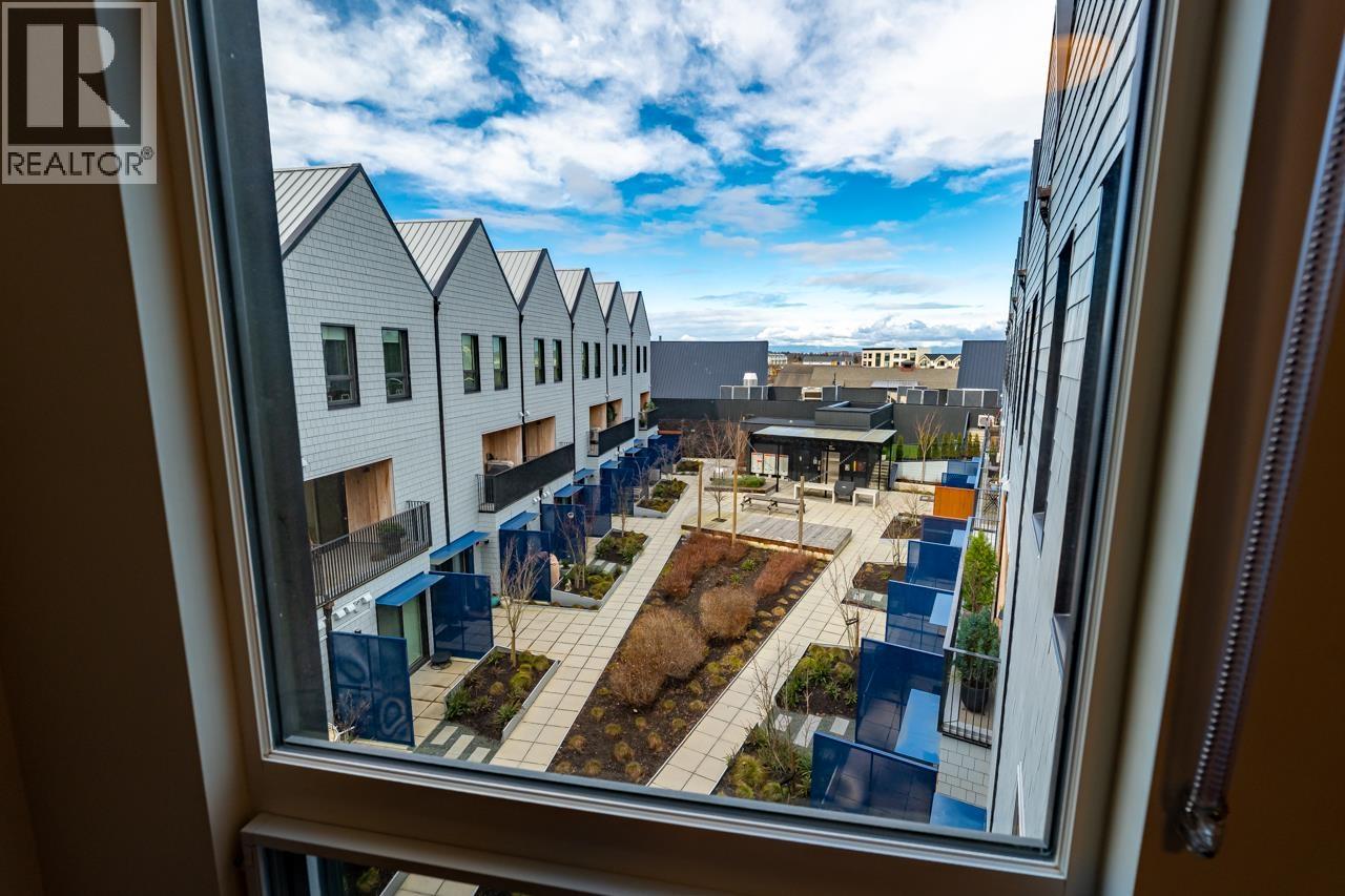 #12-6340 MARKET Avenue, Delta