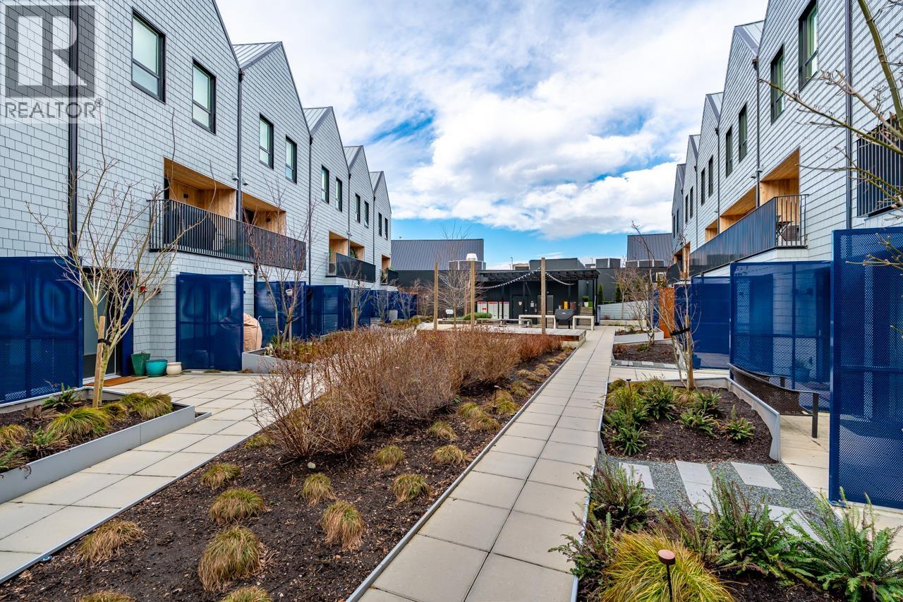 #12-6340 MARKET Avenue, Delta