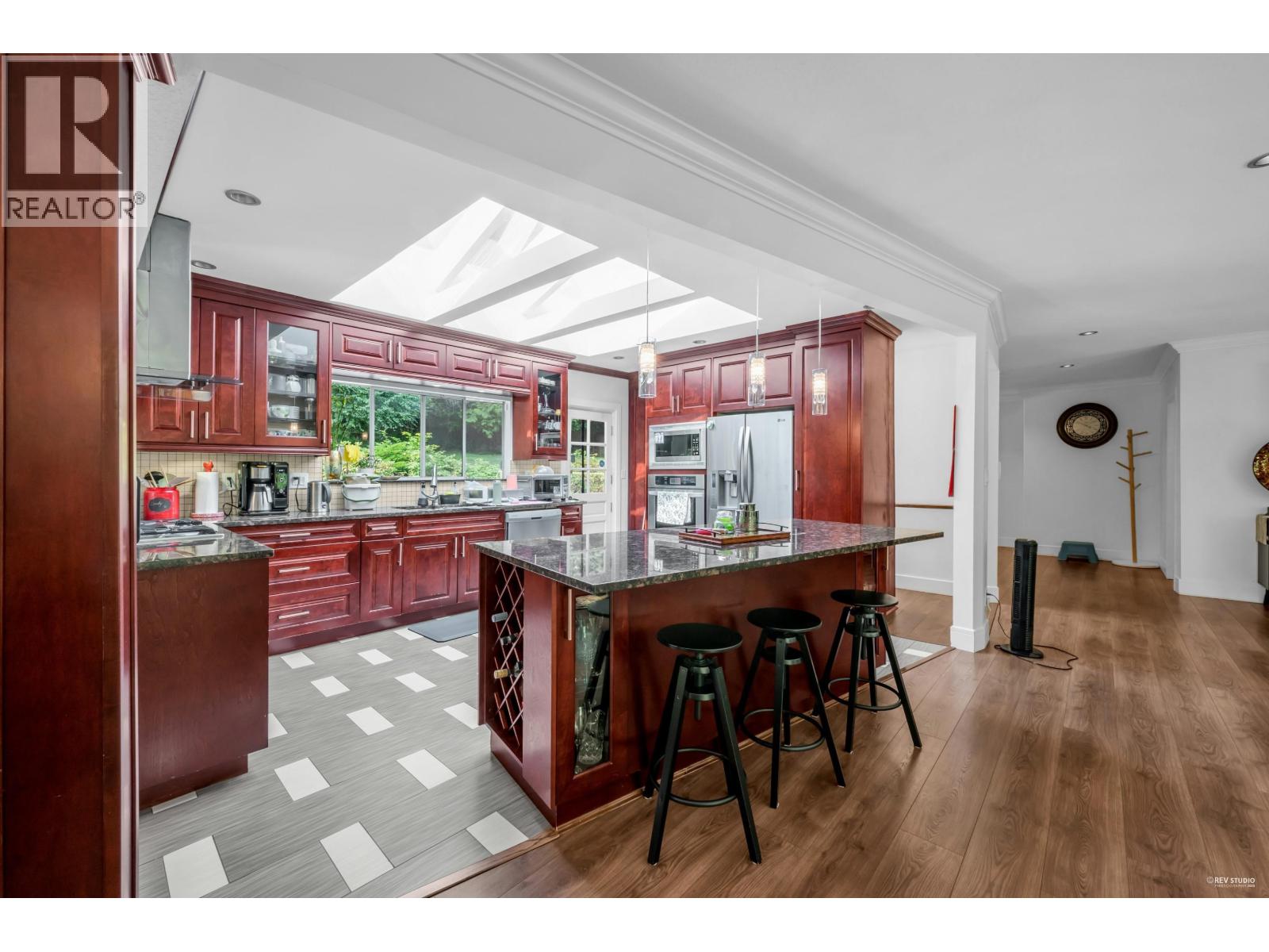 341 RABBIT LANE, West Vancouver