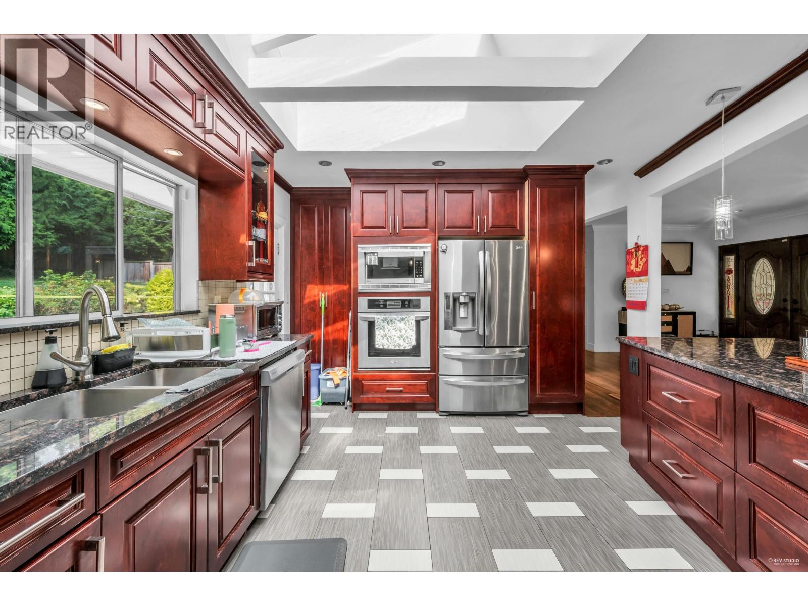 341 RABBIT LANE, West Vancouver