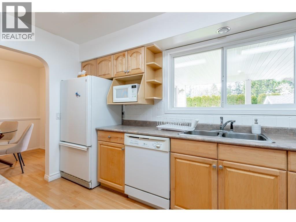 5233 WESTMINSTER Avenue, Delta