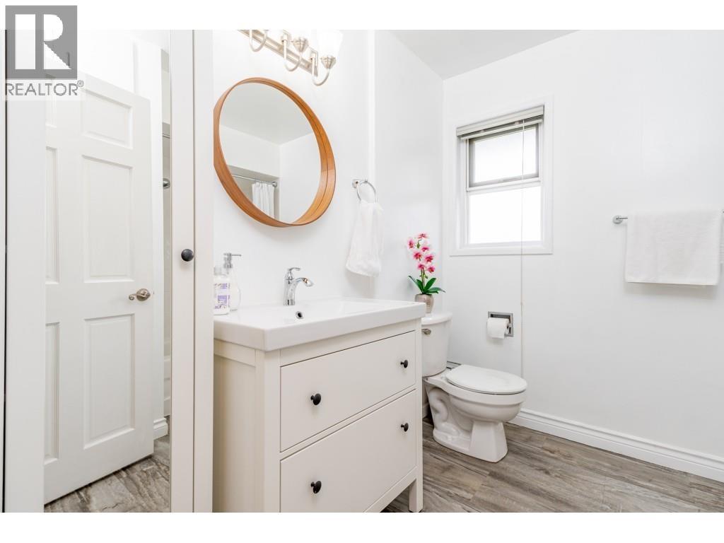 5233 WESTMINSTER Avenue, Delta