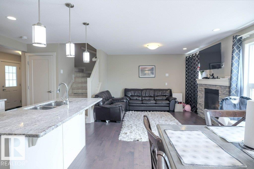 16619 14 AV SW, Edmonton