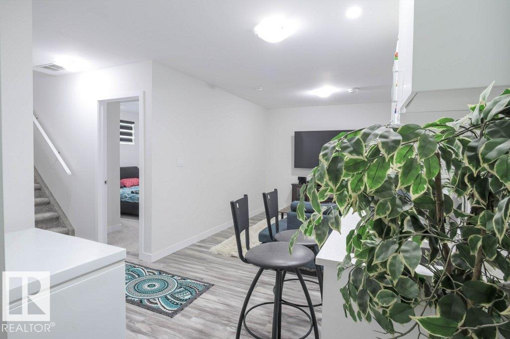 16619 14 AV SW, Edmonton