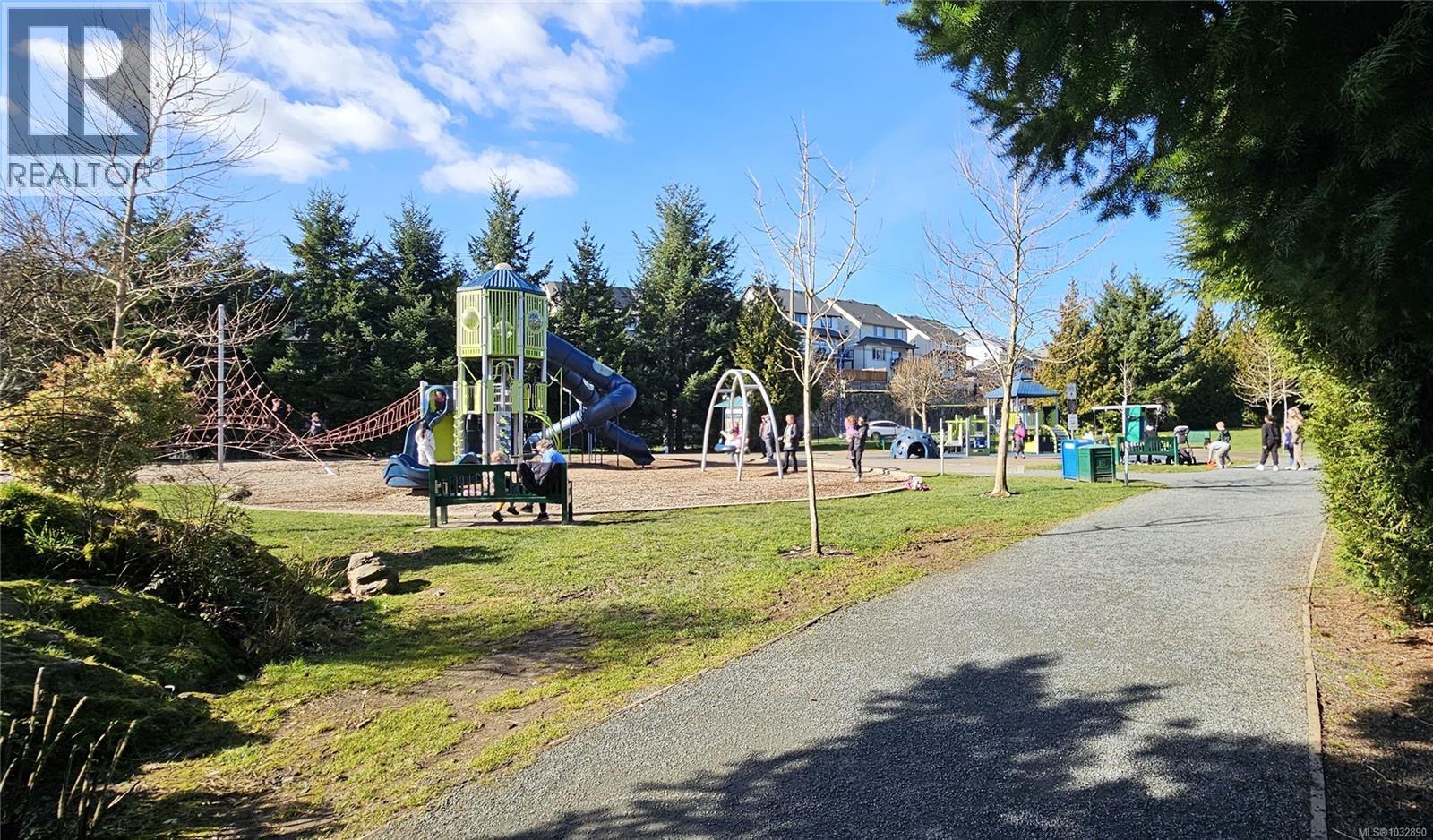  1236 Freshwater Crescent, Langford