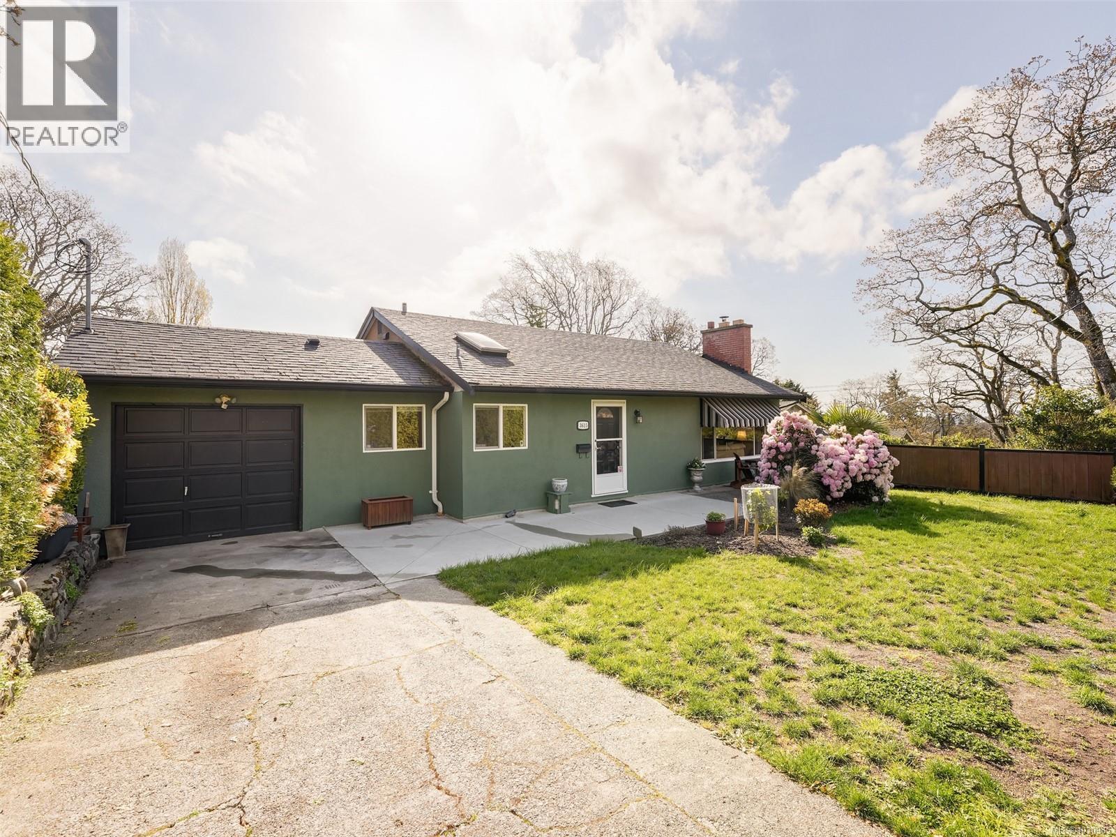  3615 Doncaster Drive, Saanich