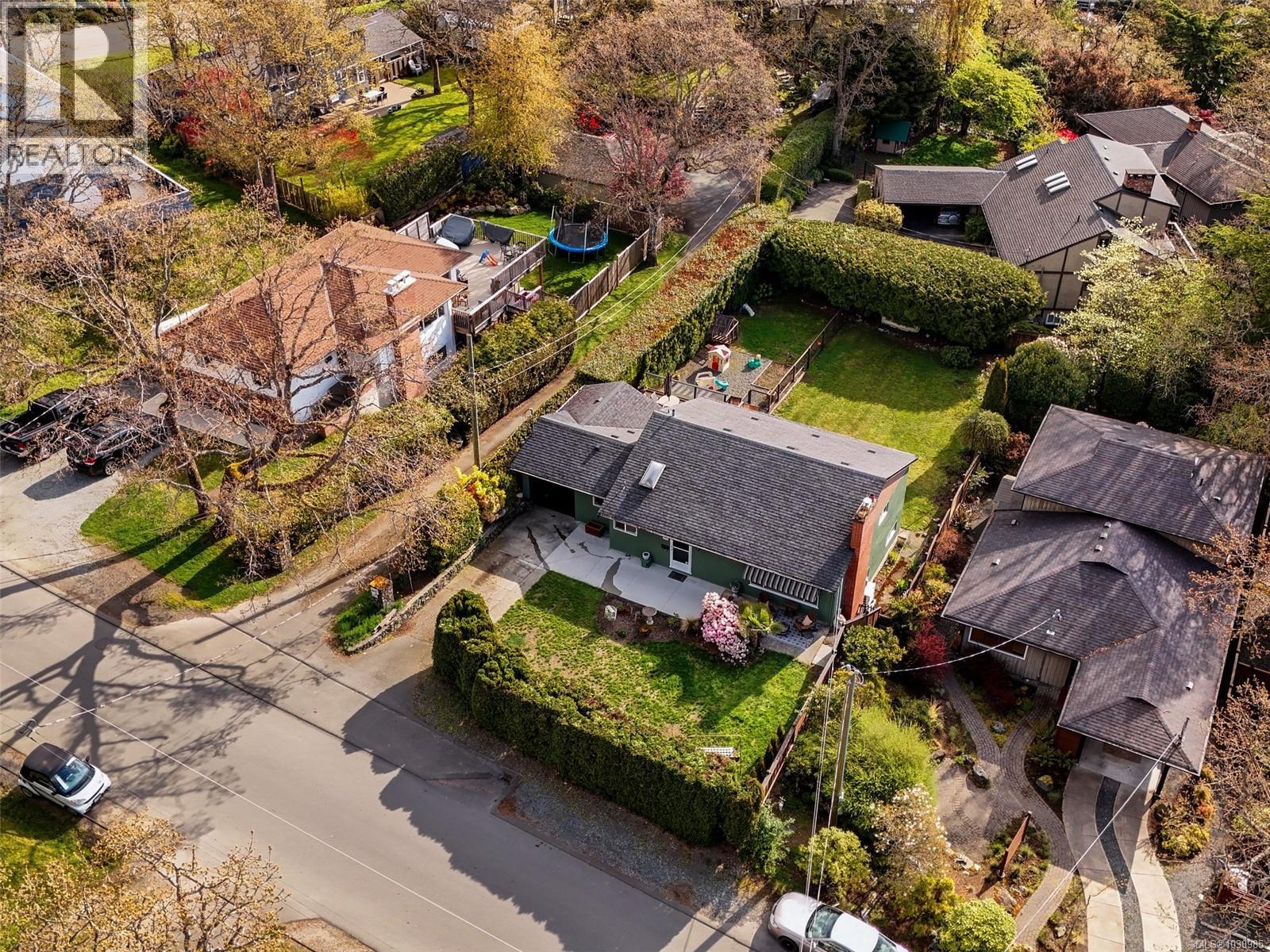  3615 Doncaster Drive, Saanich