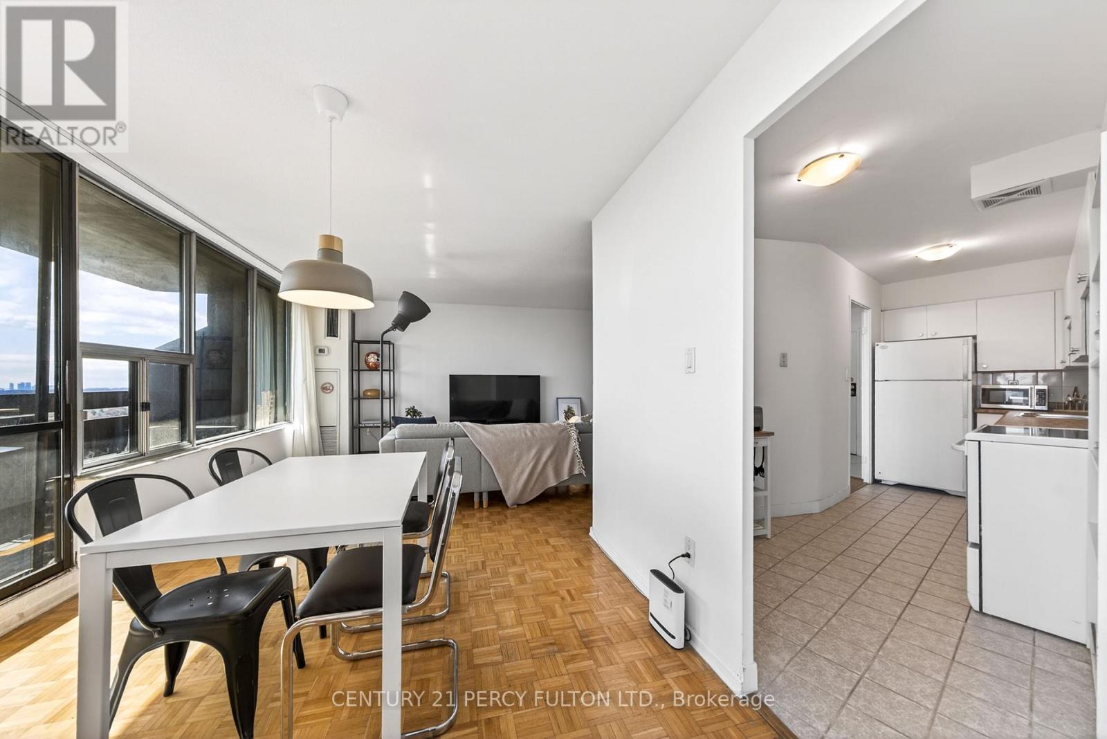 #PH 12 11 WINCOTT DRIVE - 22