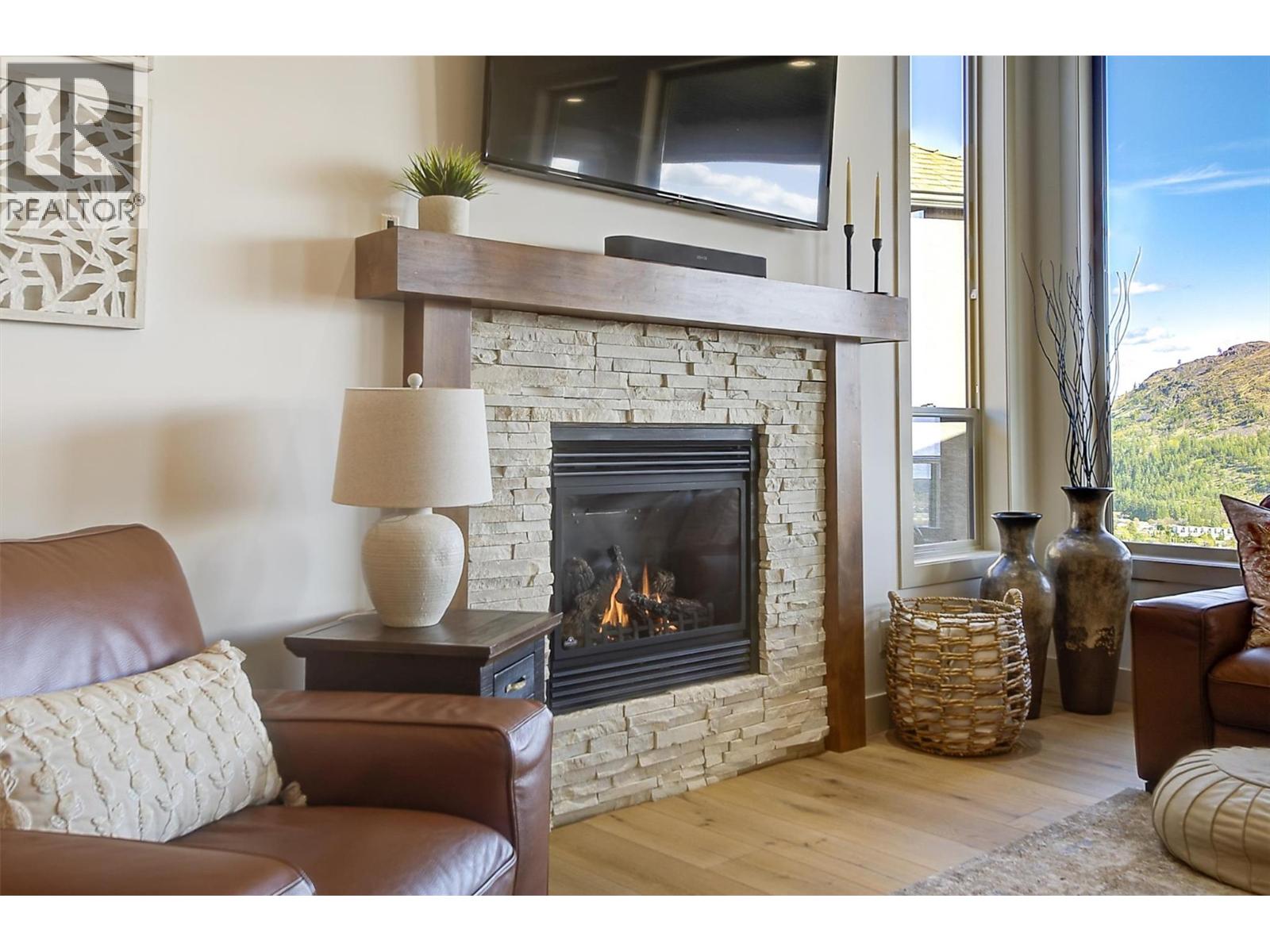  2546 Hedgestone Drive, West Kelowna