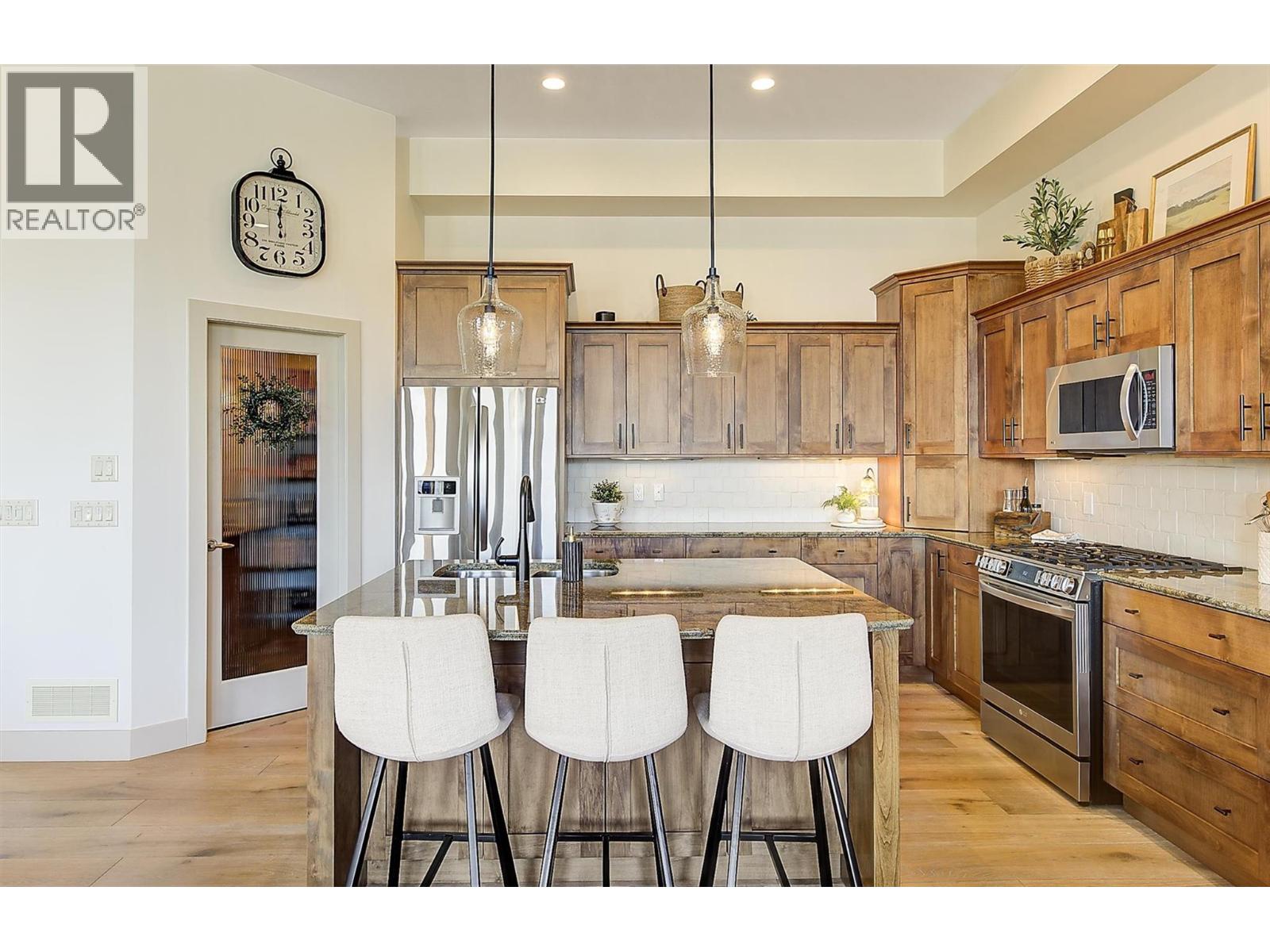  2546 Hedgestone Drive, West Kelowna