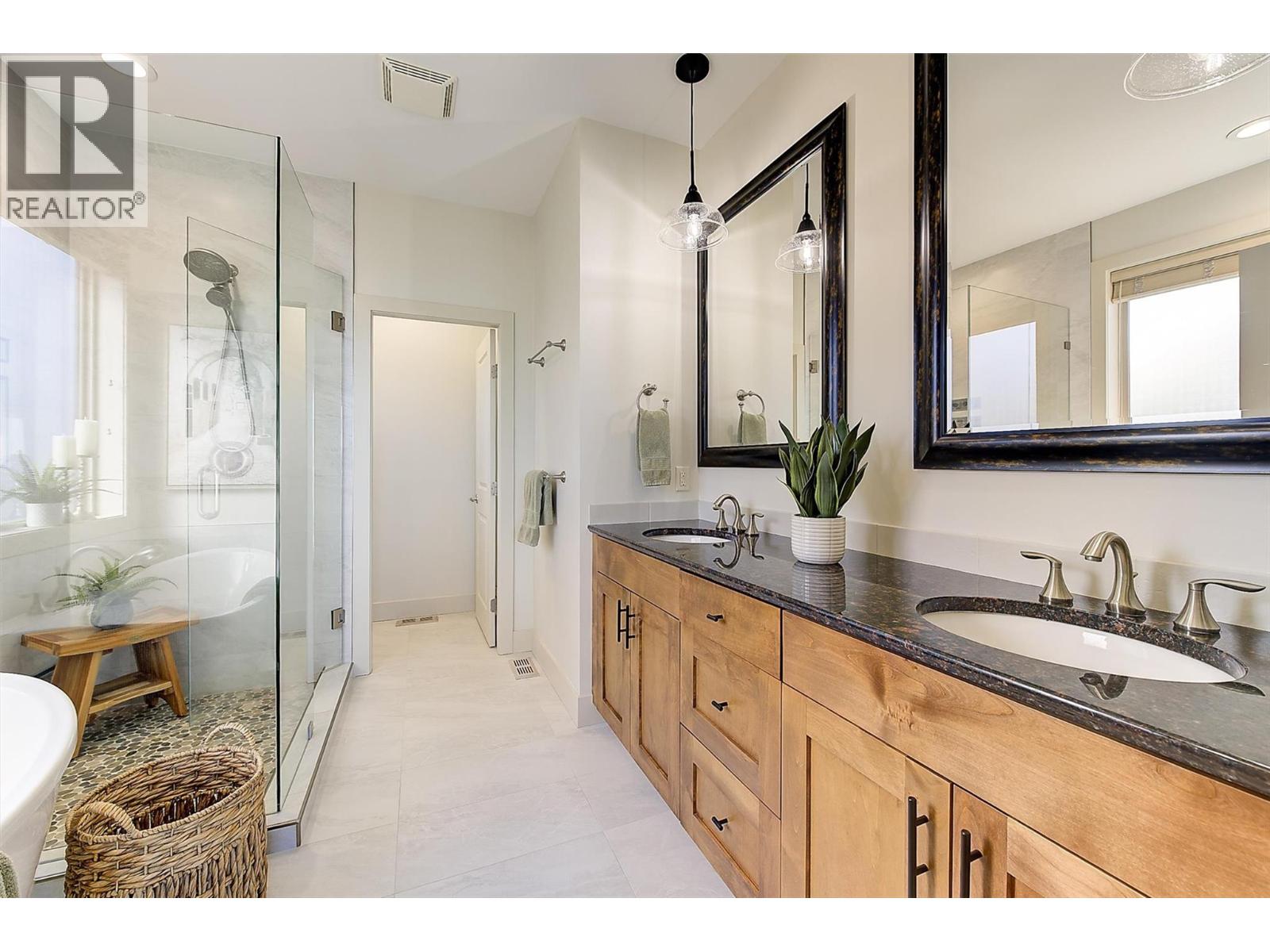  2546 Hedgestone Drive, West Kelowna