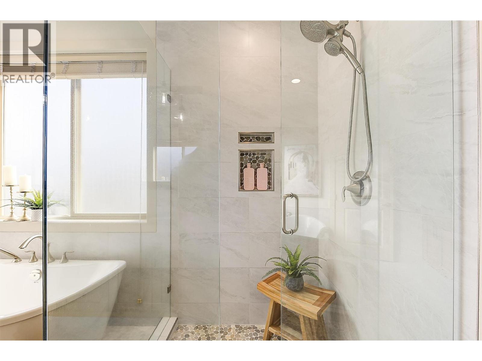  2546 Hedgestone Drive, West Kelowna