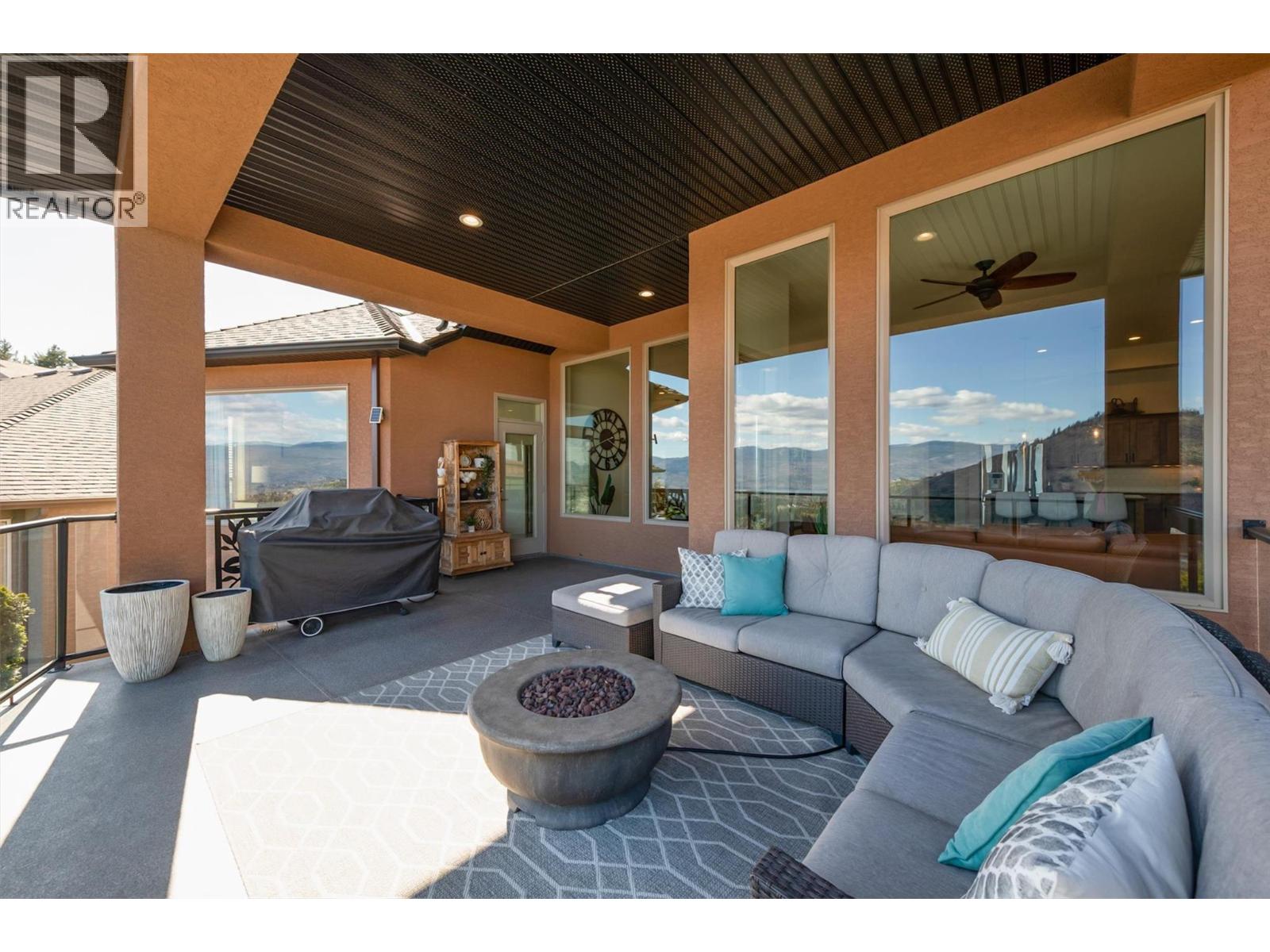  2546 Hedgestone Drive, West Kelowna