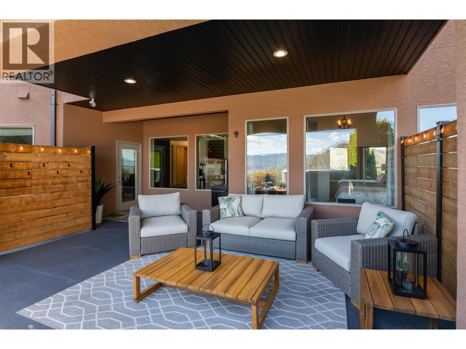  2546 Hedgestone Drive, West Kelowna