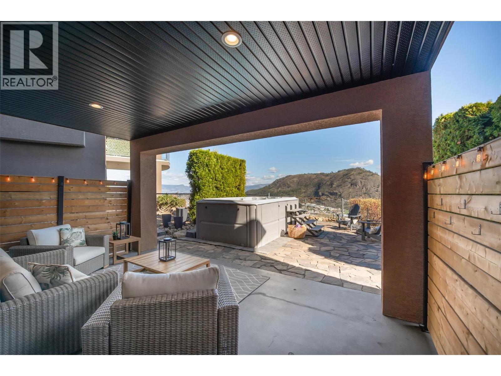  2546 Hedgestone Drive, West Kelowna