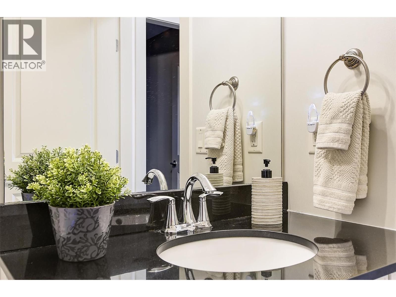  2546 Hedgestone Drive, West Kelowna