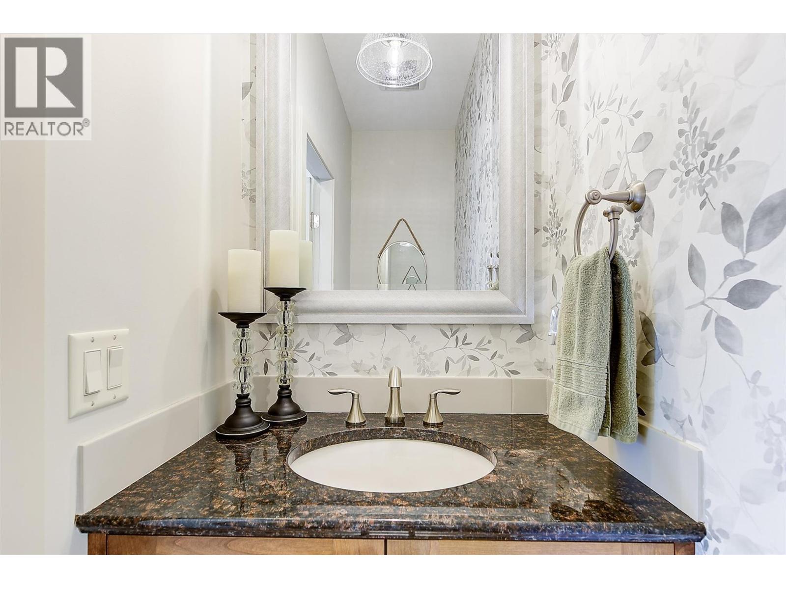  2546 Hedgestone Drive, West Kelowna