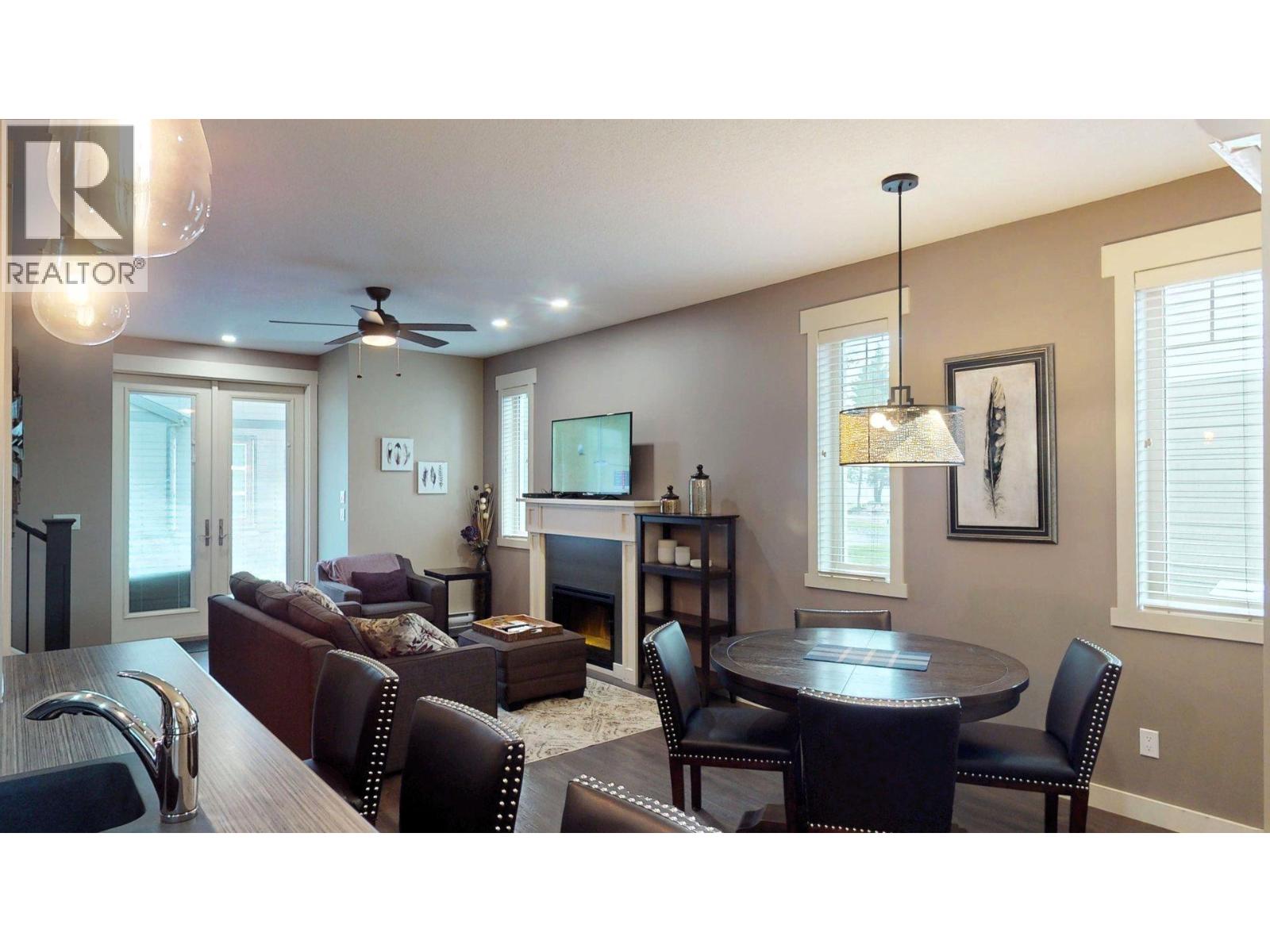 #915 E 900 BIGHORN Boulevard - 14