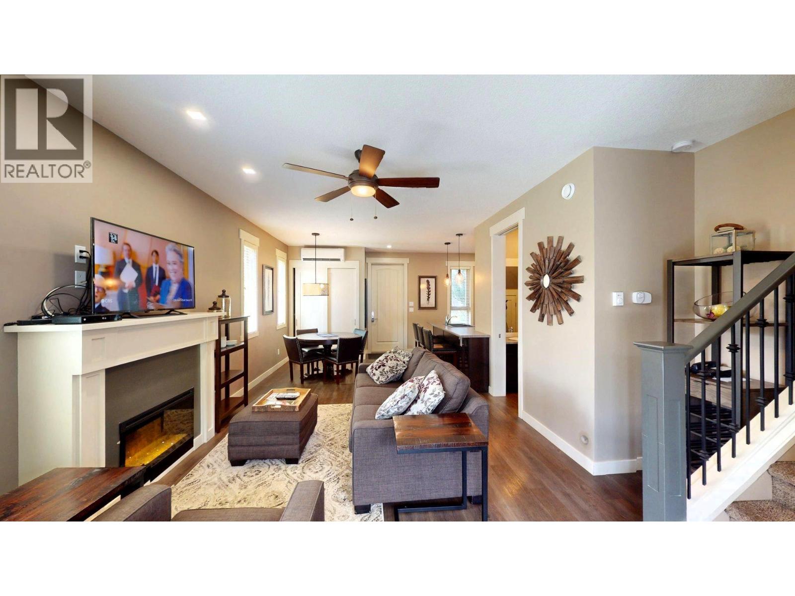 #915 E 900 BIGHORN Boulevard - 24