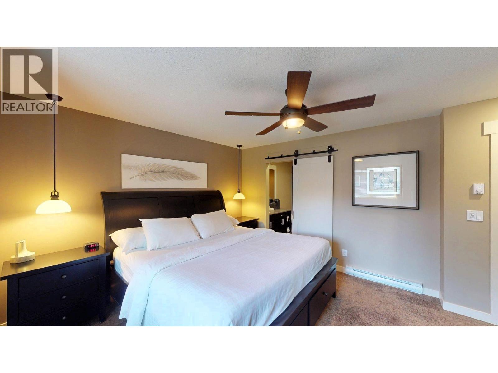 #915 E 900 BIGHORN Boulevard - 31