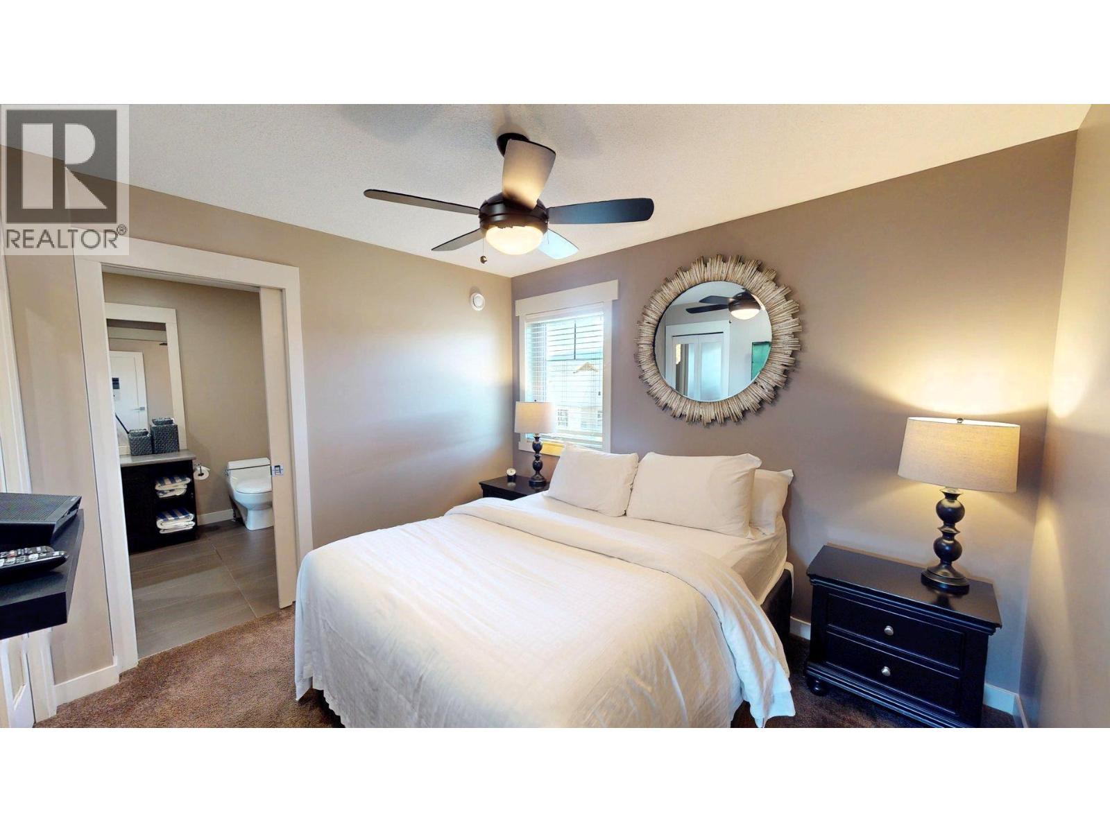 #915 E 900 BIGHORN Boulevard - 41