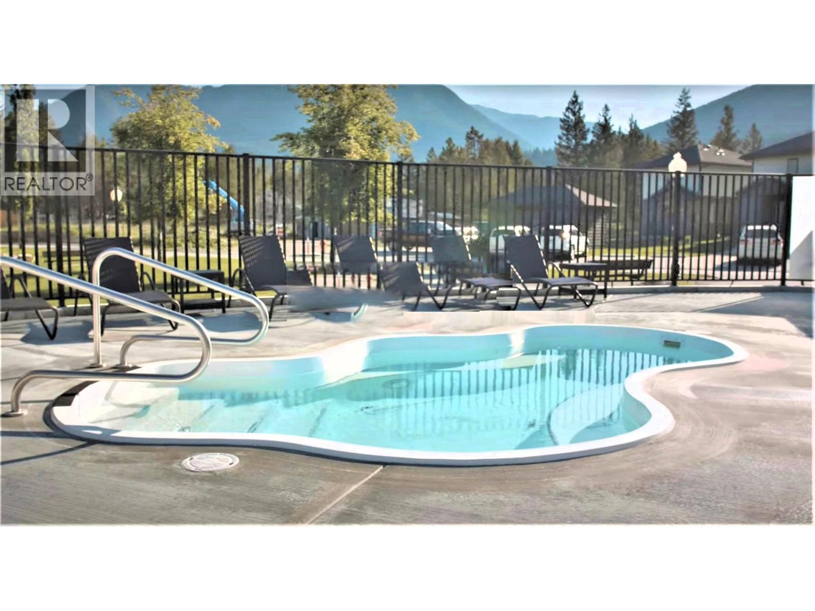 #915 E 900 BIGHORN Boulevard - 64