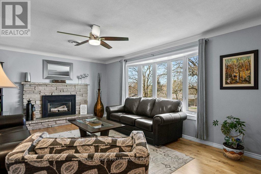 56 RIVER ROAD, Greater Napanee (Greater Napanee), Ontario, K7R3H4 — Photo 3