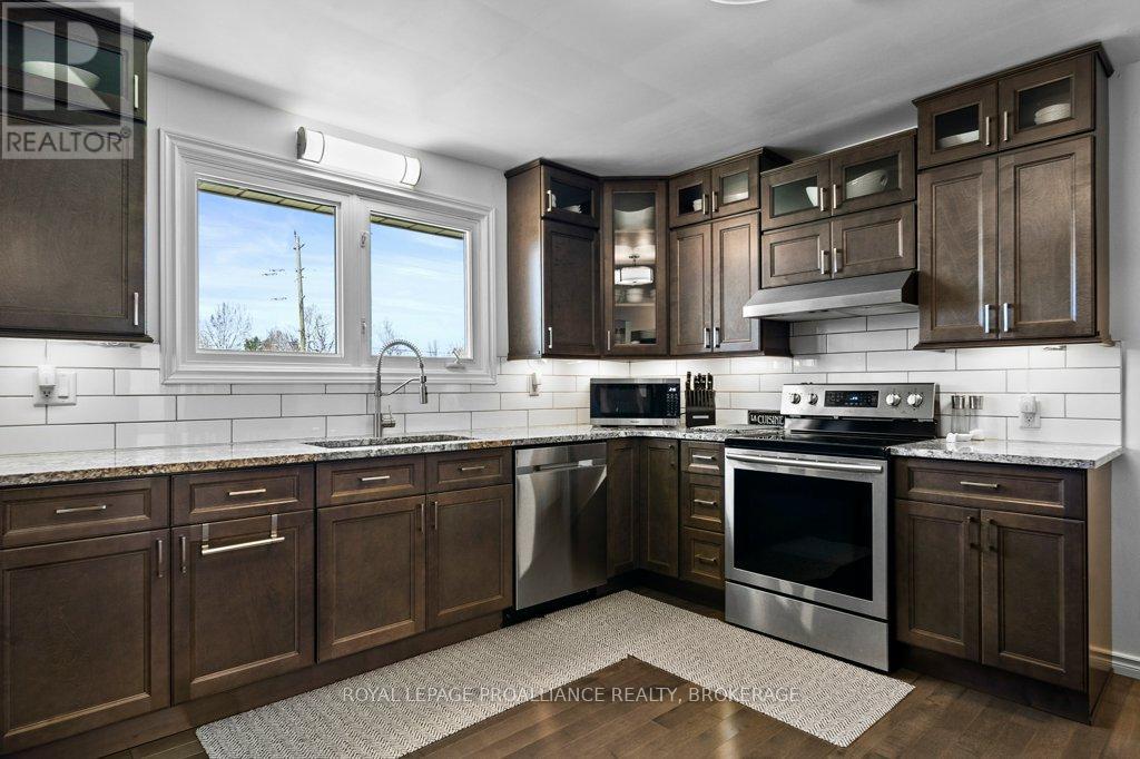 56 RIVER ROAD, Greater Napanee (Greater Napanee), Ontario, K7R3H4 — Photo 6