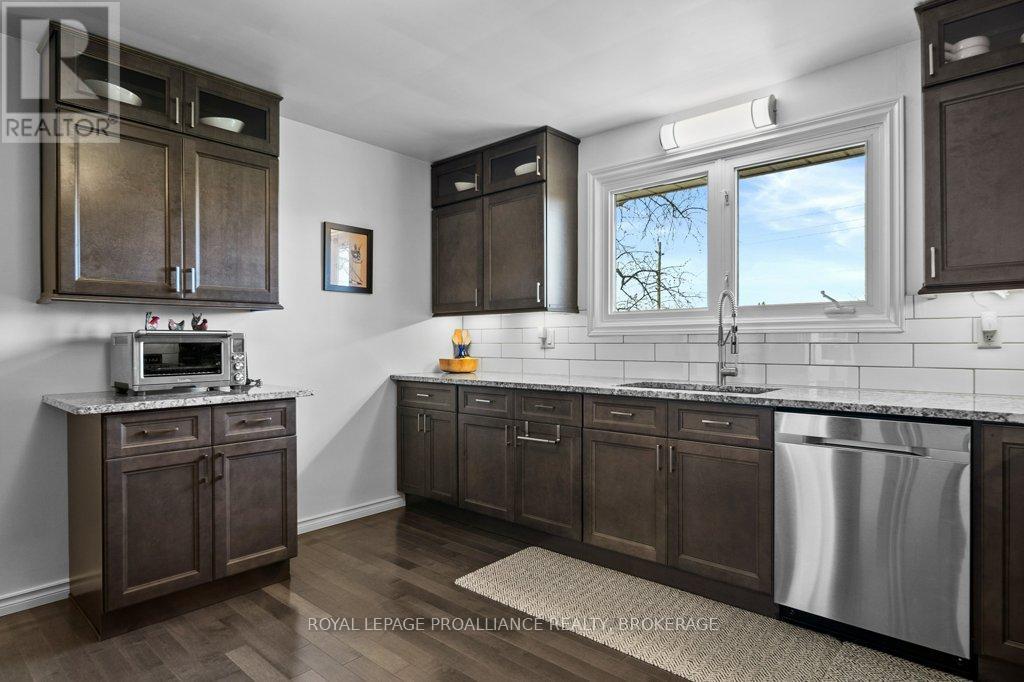 56 RIVER ROAD, Greater Napanee (Greater Napanee), Ontario, K7R3H4 — Photo 7